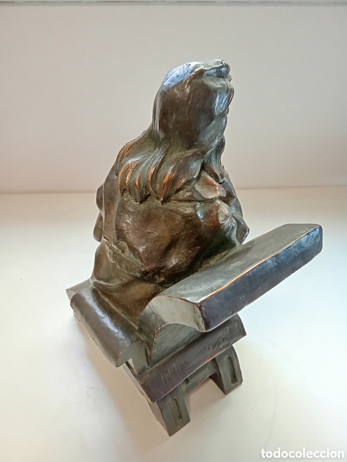 Arte: Estatuilla A la B&uacute;squeda de E. Xaloc - Foto 4