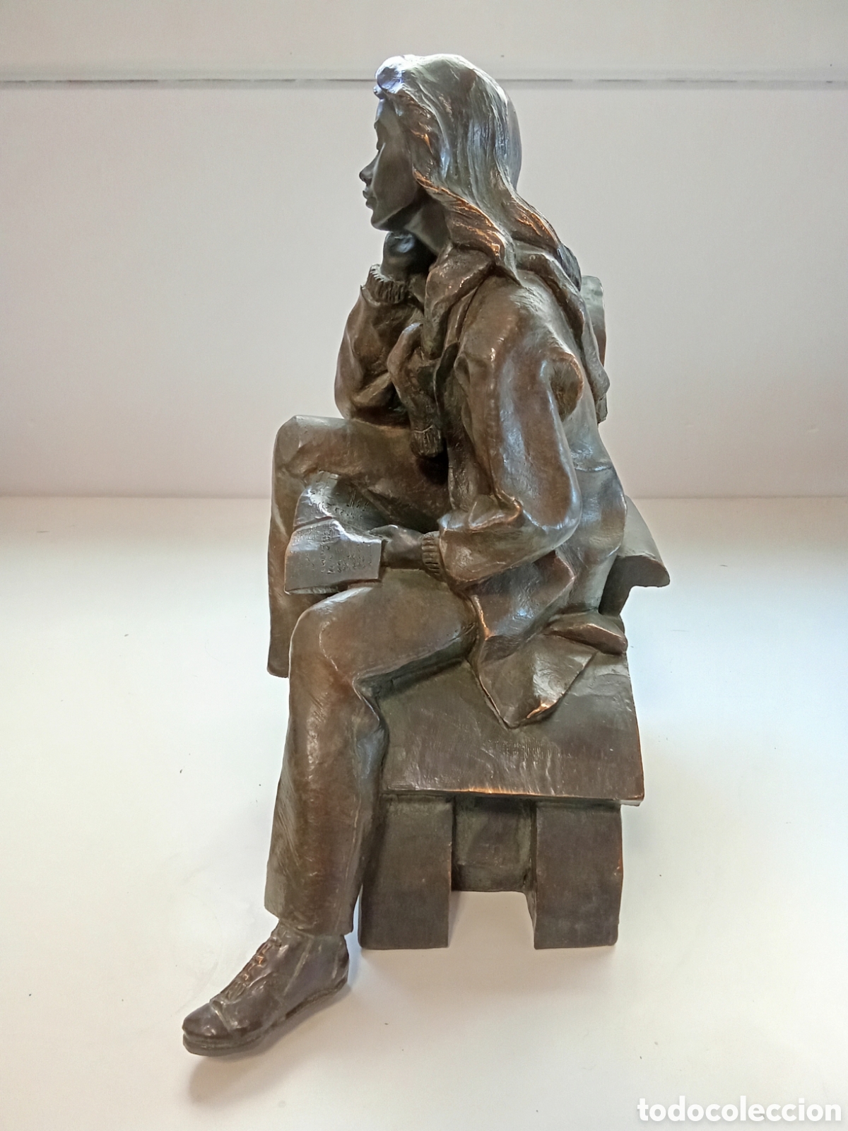 Arte: Estatuilla A la B&uacute;squeda de E. Xaloc - Foto 6