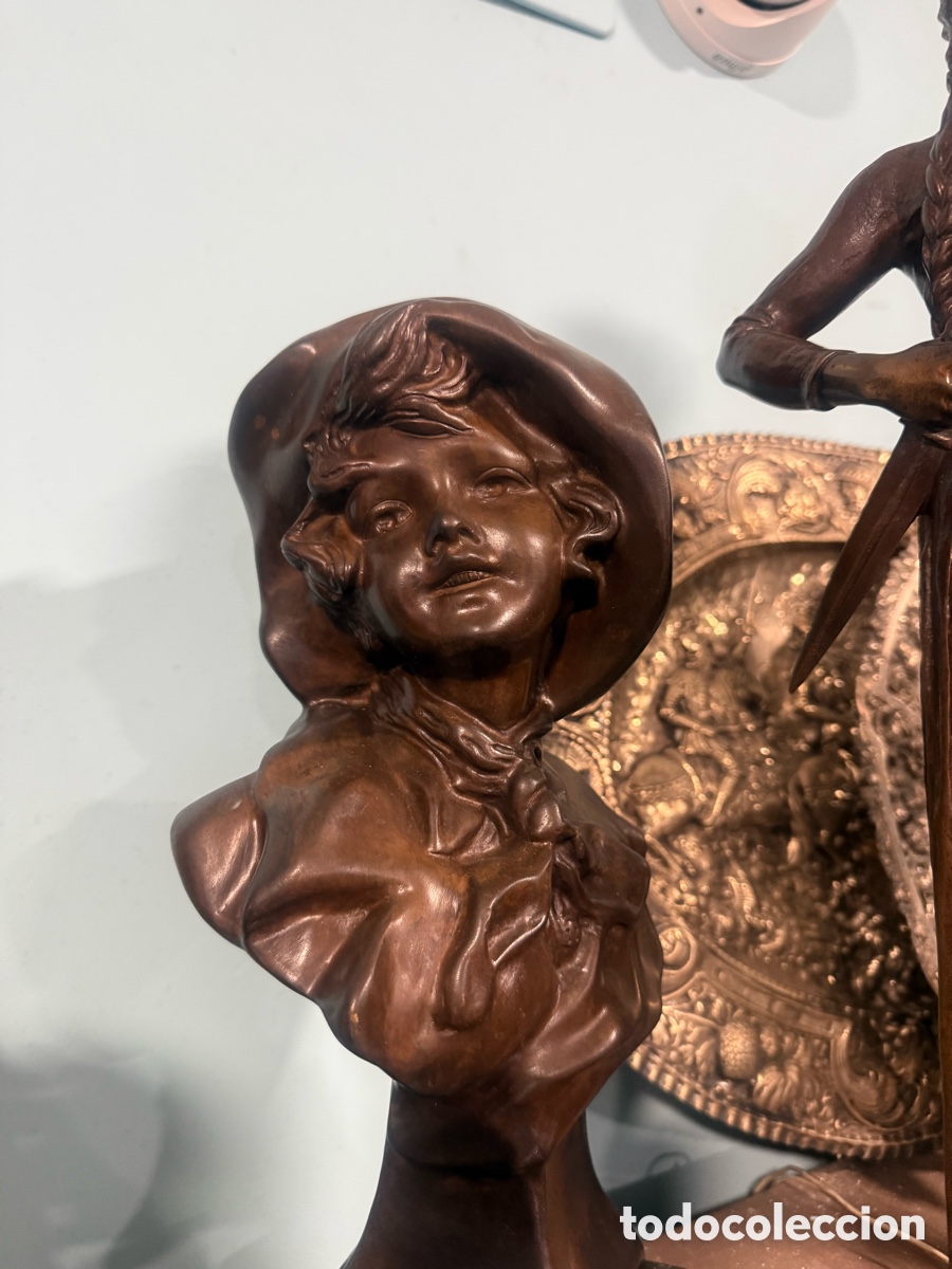 Arte: Bronce mujer con sombrero - Foto 1