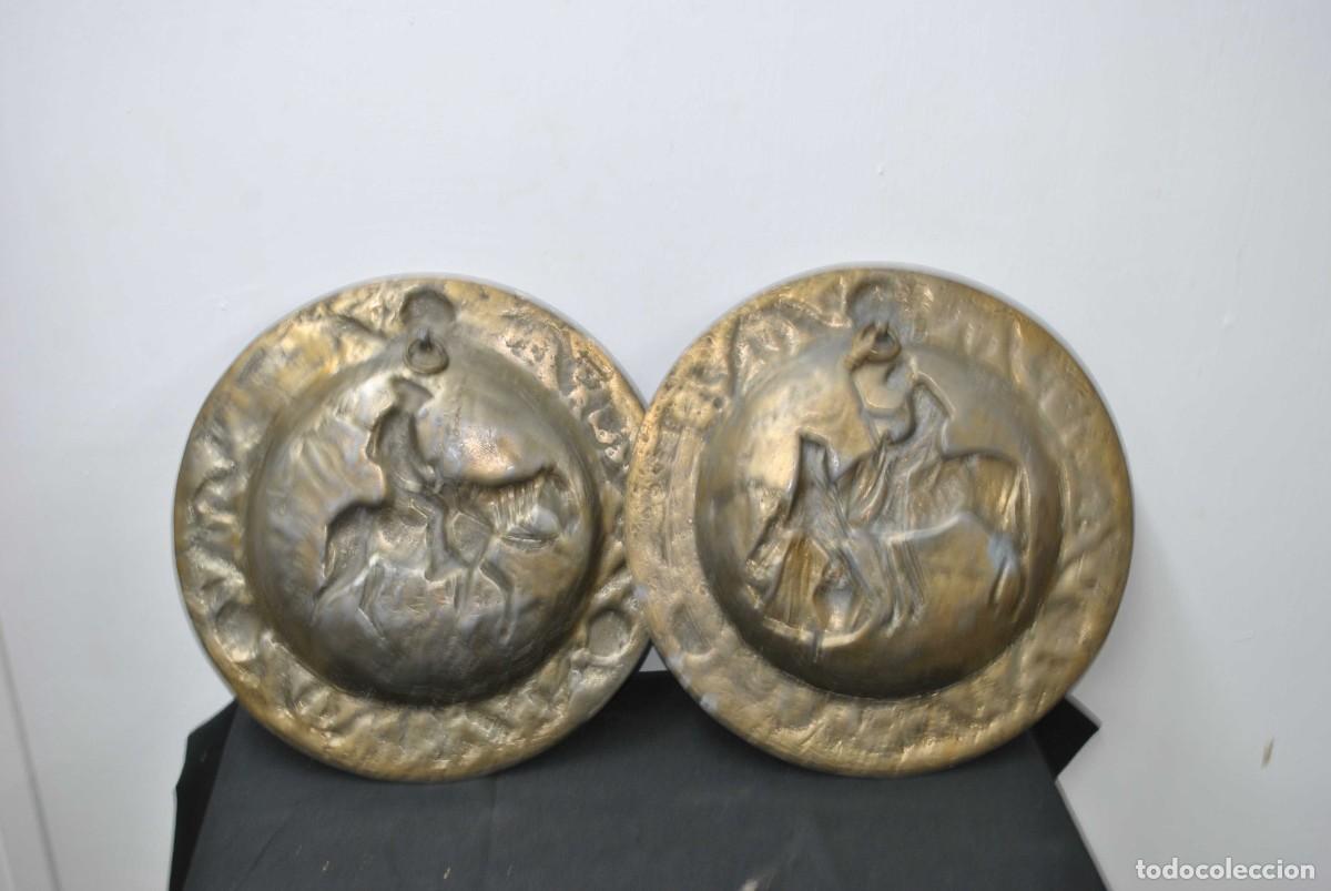 Arte: PAREJA DE PLATOS DE BRONCE MACIZO - Foto 4
