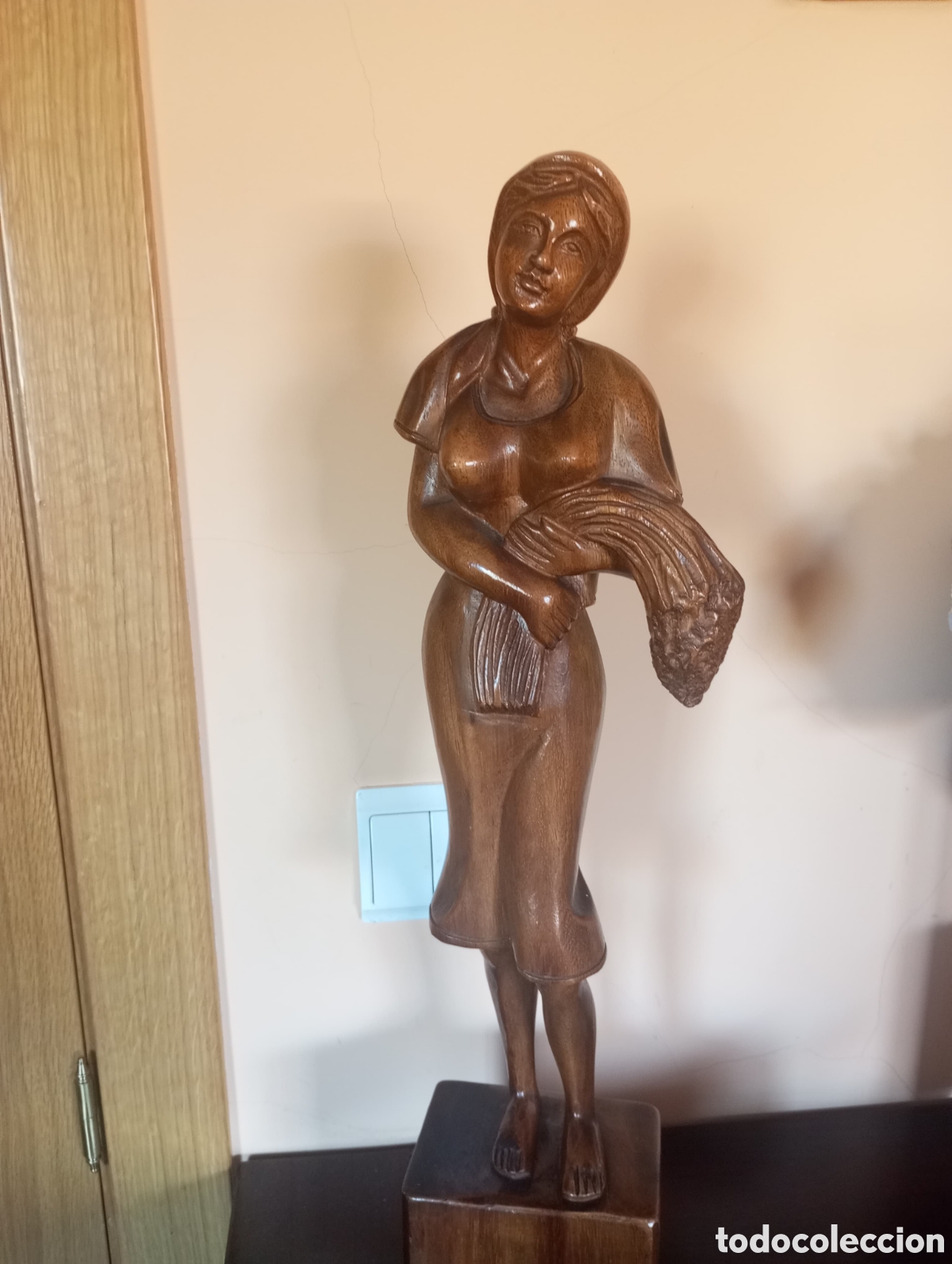 Arte: Escultura de campesina - Foto 1