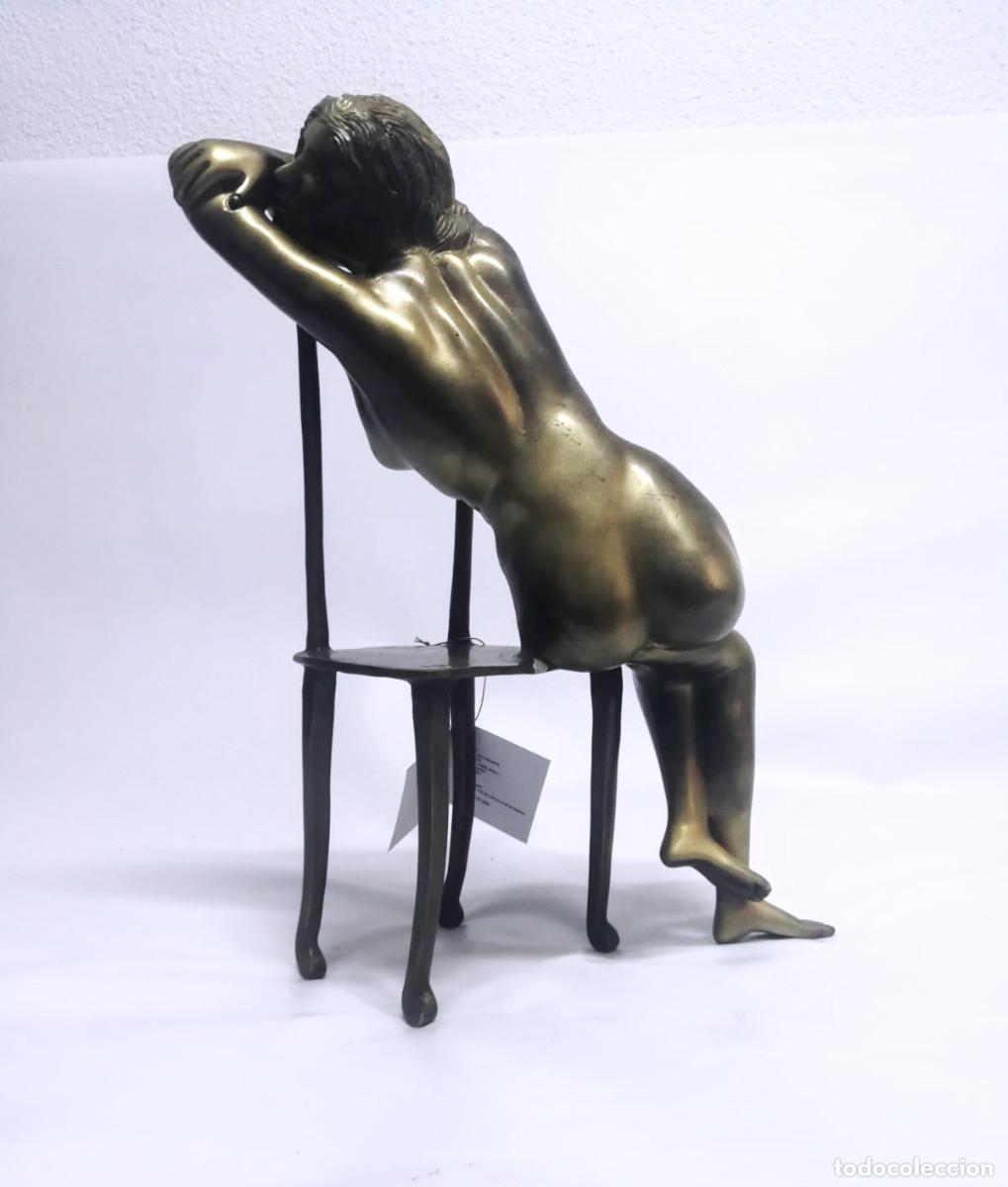 Arte: BRONCE &ndash; MUJER CON SILLA - Foto 1