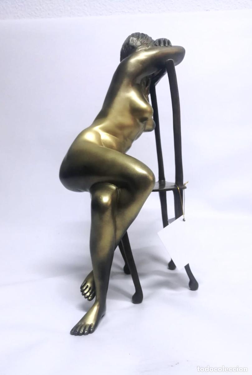 Arte: BRONCE &ndash; MUJER CON SILLA - Foto 3