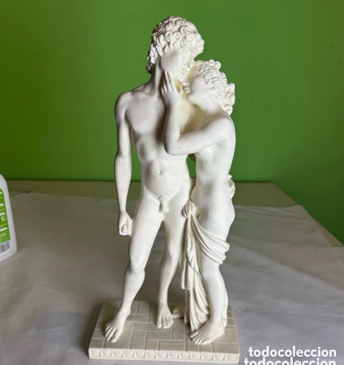 Arte: Preciosa Estatua de Venus y Adonis (Antonio Canova). 35 cm.