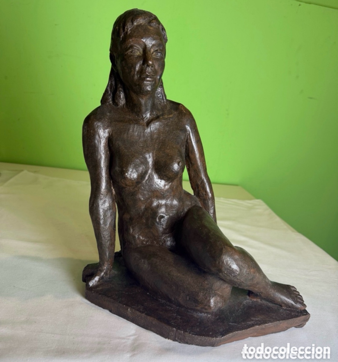 Kunst: Escultura terracota firmada . Ver las fotos