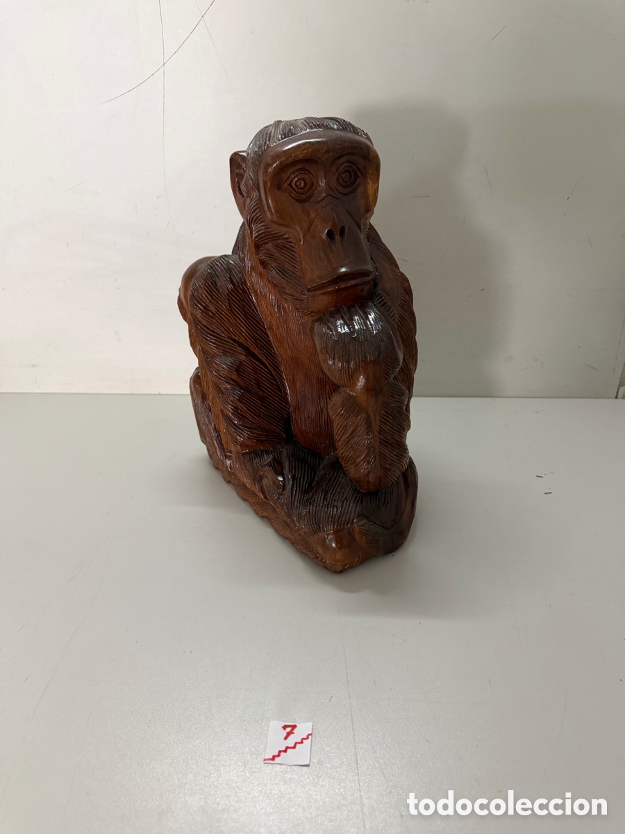 Arte: talla art&iacute;stica de madera que representa a un mono. - Foto 1