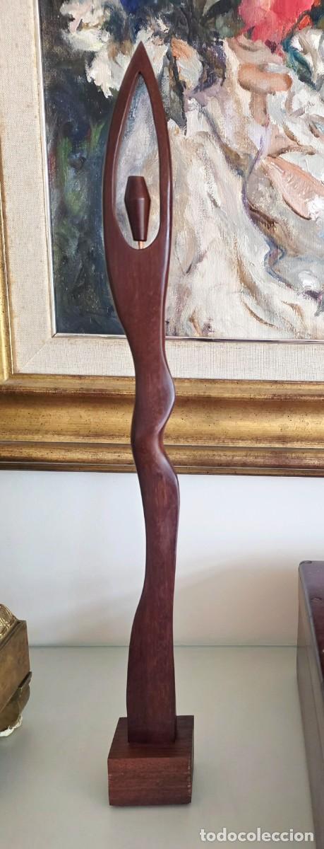Arte: ESTILIZADA FIGURA CONTEMPOR&Aacute;NEA. MUY DECORATIVA. 42 CM