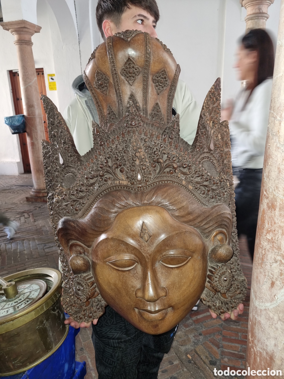 Arte: GIGANTE PIEZA MADERA TALLADA