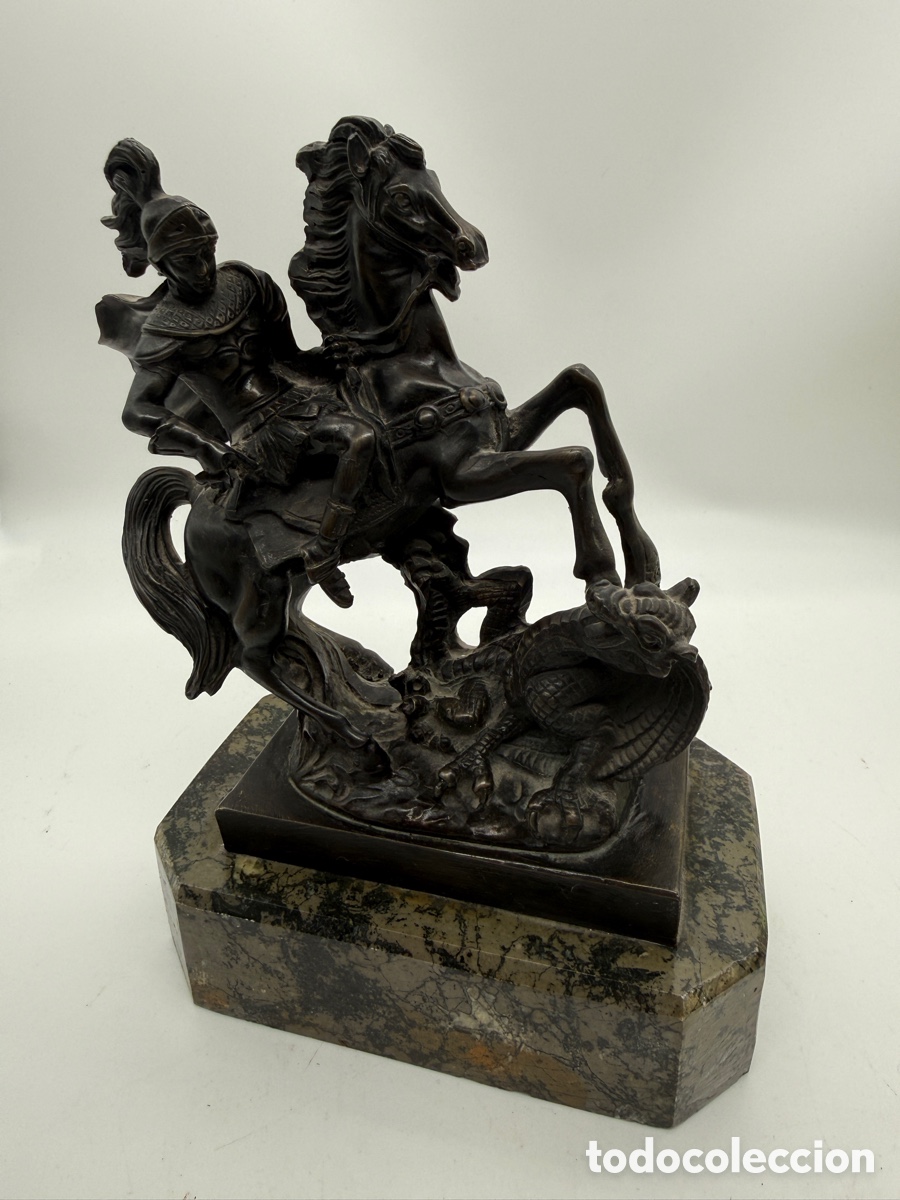 Arte: Escultura de bronce San Jorge y el drag&oacute;n