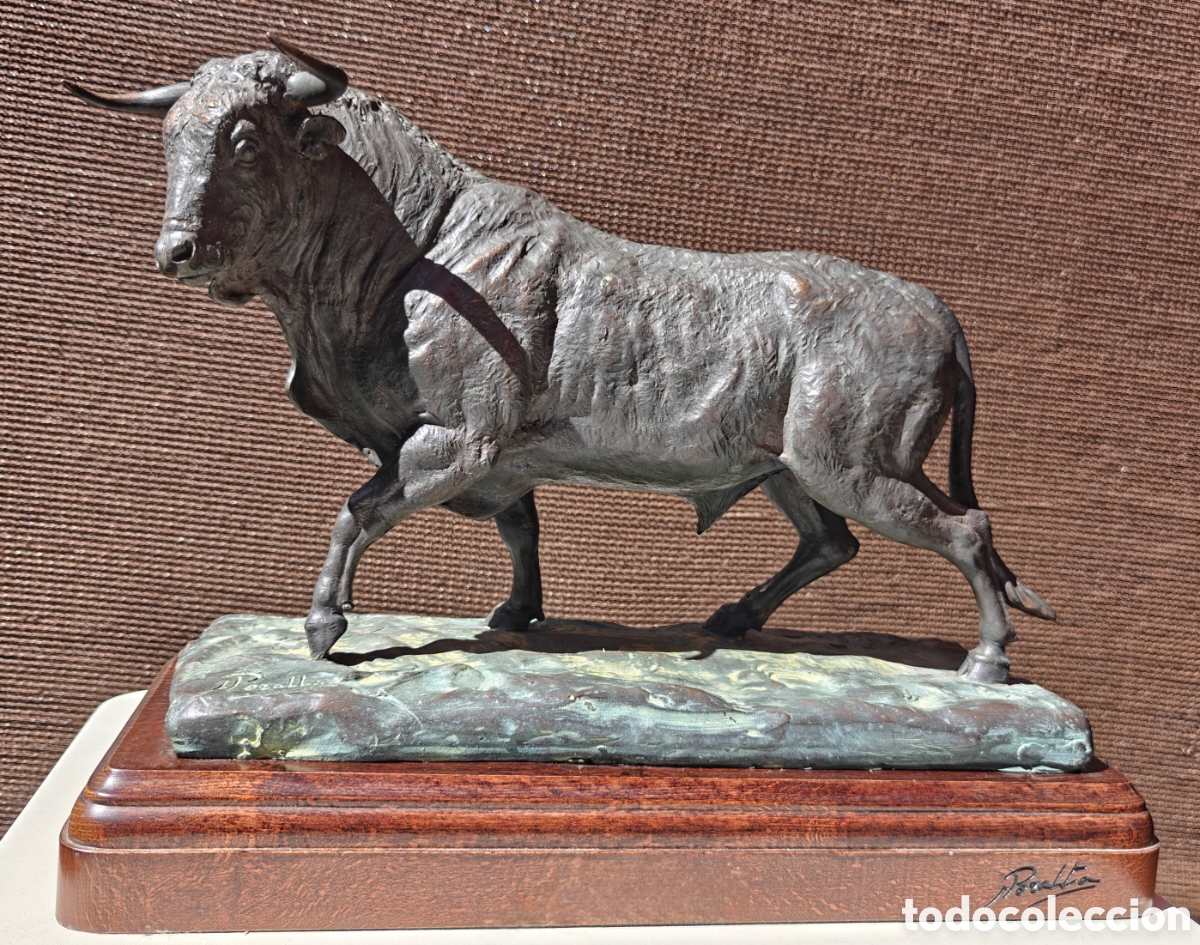 Arte: Toro. Escultura de Andr&eacute;s Peralta