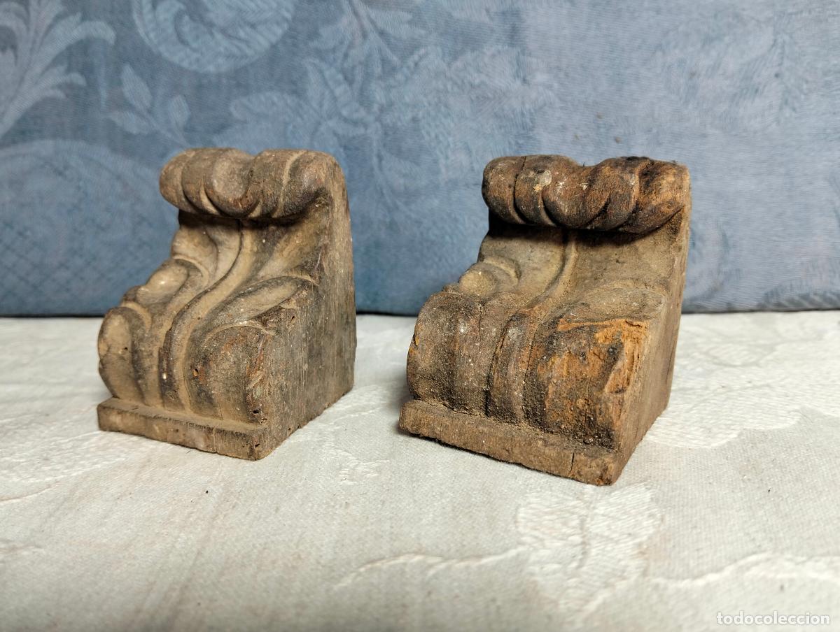 Arte: Pareja de m&eacute;nsulas piezas de repuesto peana patas de madera tallada de mueble o talla antigua