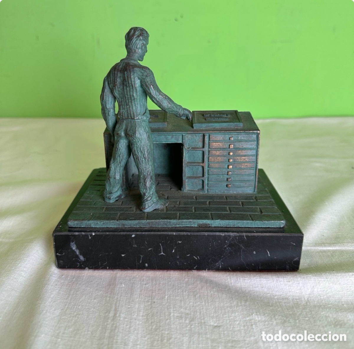Arte: Figura tip&oacute;grafo en bronce escultura de sobremesa serie limitada Tip&oacute;grafo