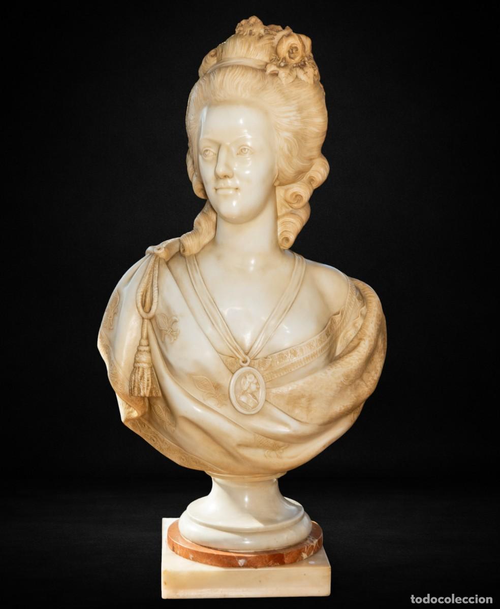 Arte: Busto de Mar&iacute;a Antonieta en m&aacute;rmol de Carrara con medall&oacute;n de Luis XVI, principios del siglo XIX