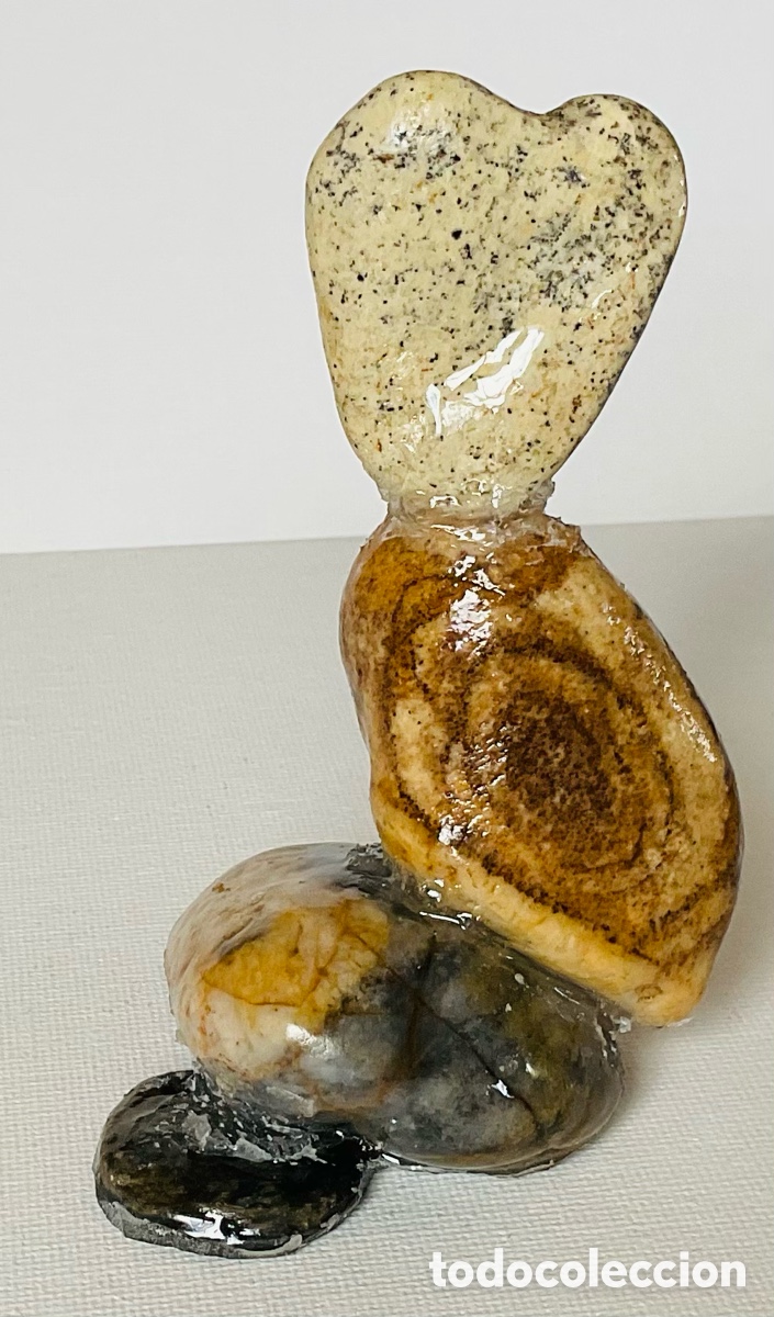 Art: N&uacute;mero 26. Escultura piedras.