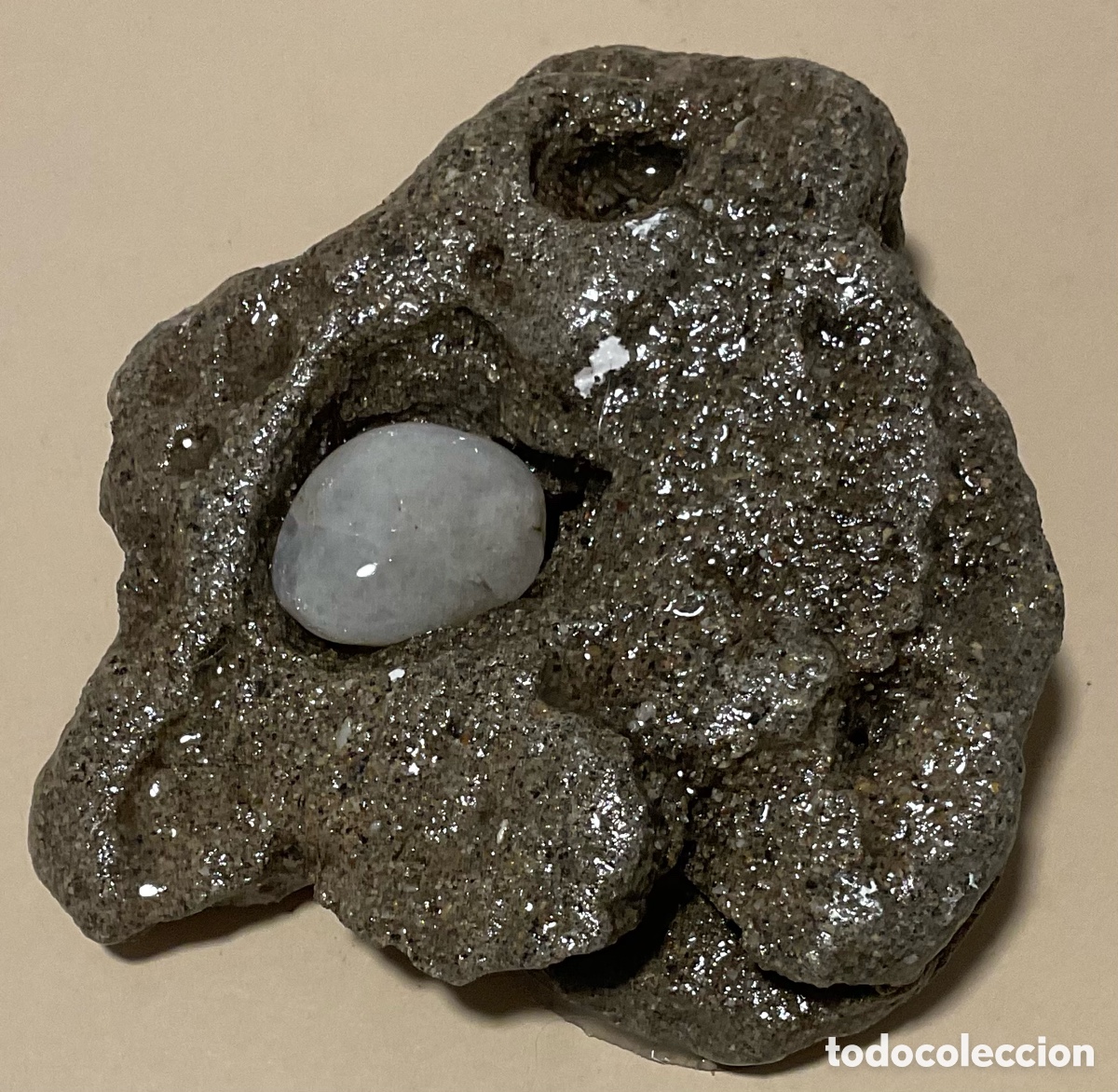 Art: N&uacute;mero 3. Escultura de piedra.