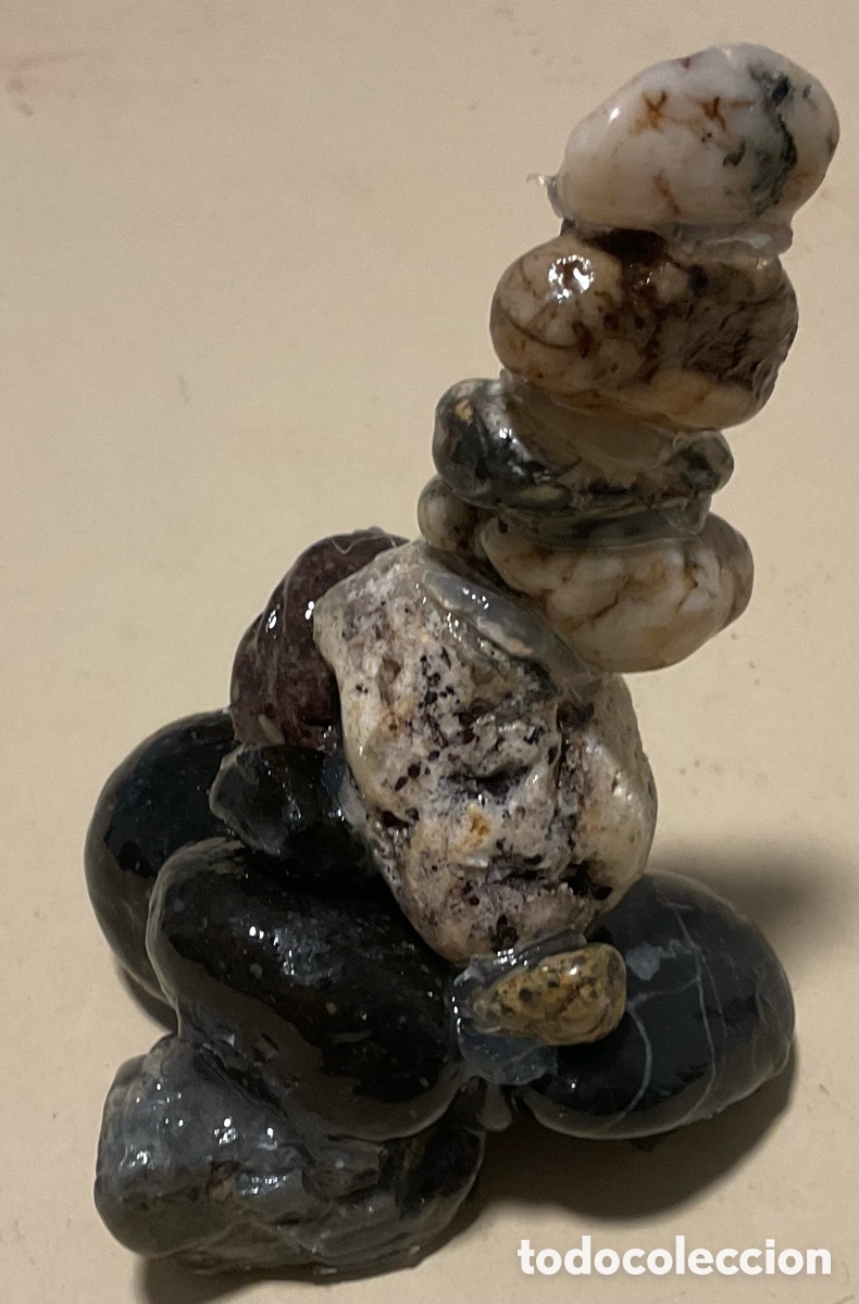 Art: N&uacute;mero 24. Escultura de piedra.