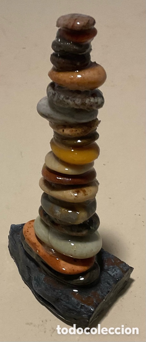 Art: N&uacute;mero 16. Escultura de piedra.