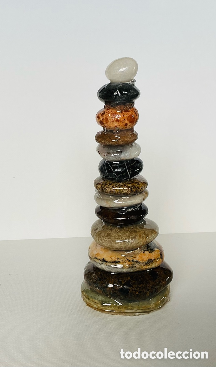 Arte: N&uacute;mero 34. Escultura de piedra.