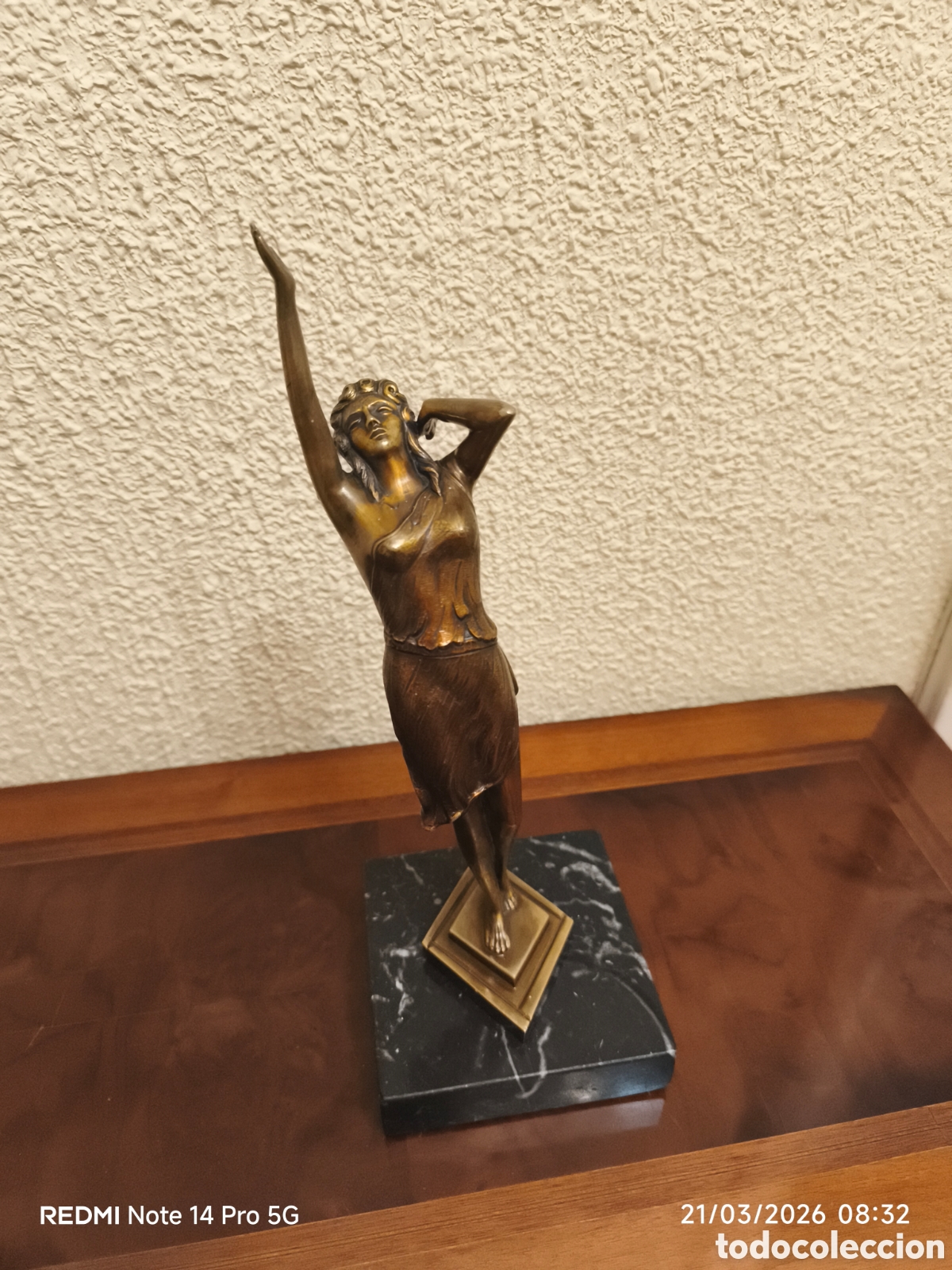 Arte: figura de mujer en bronce - Foto 2