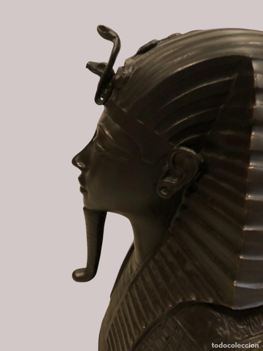 Arte: gran busto de tutankamon en bronce - Foto 9