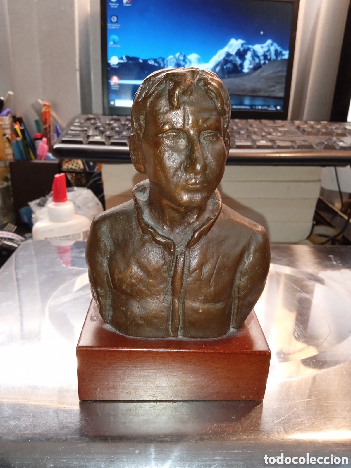 Arte: PEQUE&Ntilde;O BUSTO DE METAL