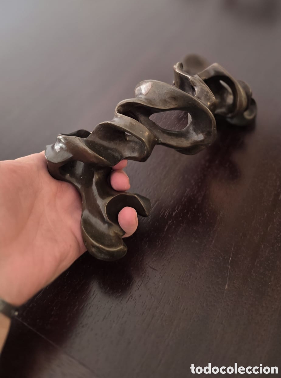 Arte: Manill&oacute;n de puerta Calvet en bronce a la tierra