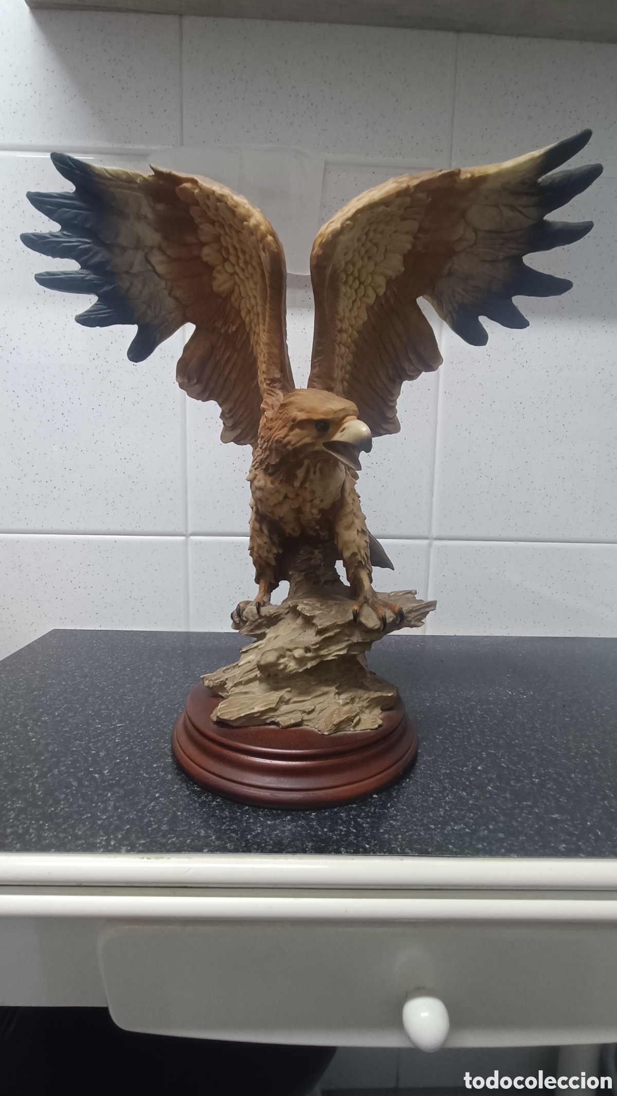 Arte: Espectacular Figura &Aacute;guila Real Maciza - 38 cm - 4,7 kg - Base Madera