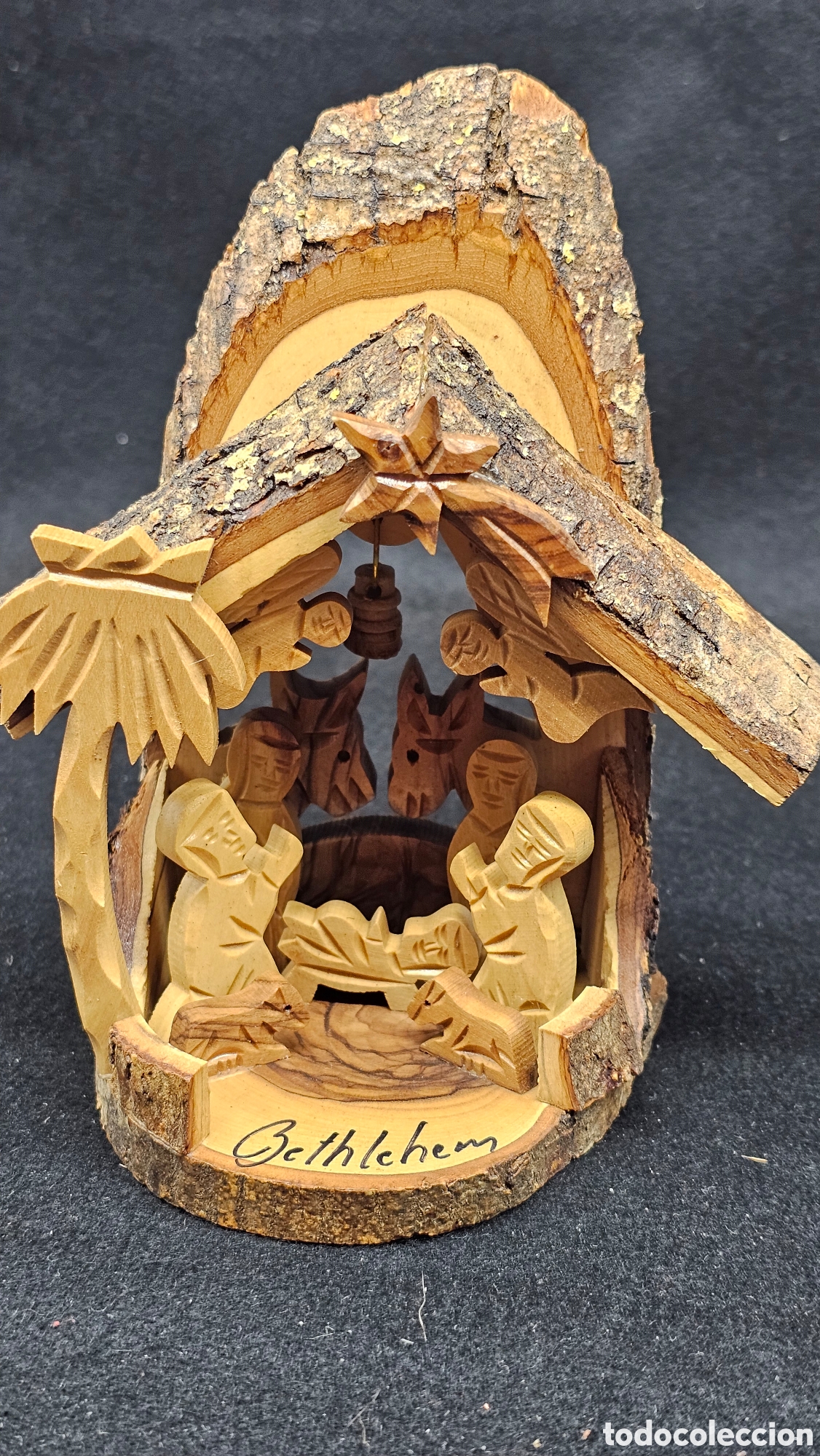 Arte: Nacimiento tallado en madera de olivo