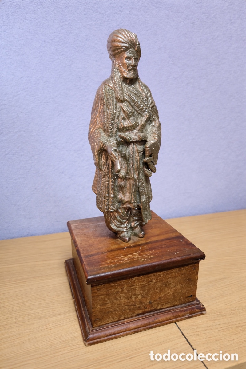 Arte: Figura orientalista metal y madera