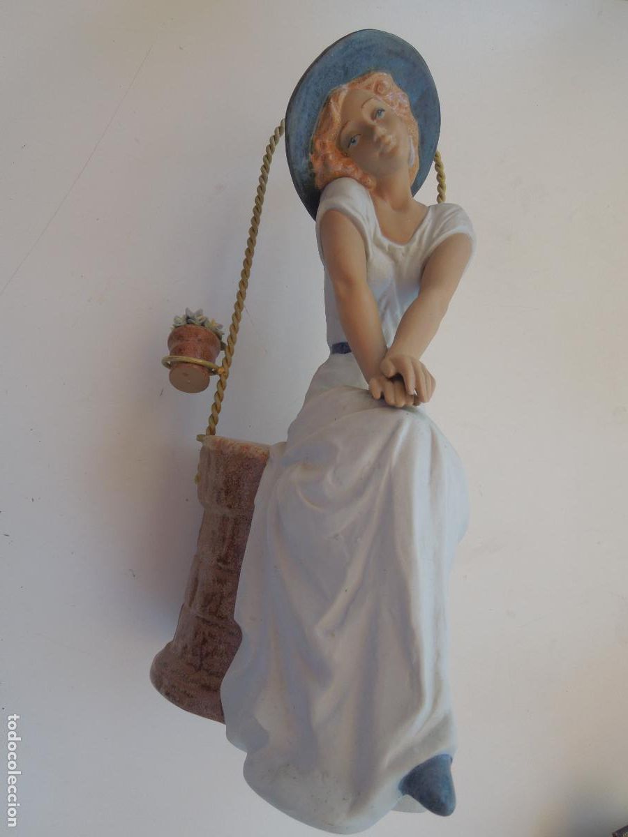 Arte: MUJER EN POZO ANTIGUA PORCELANA NADAL