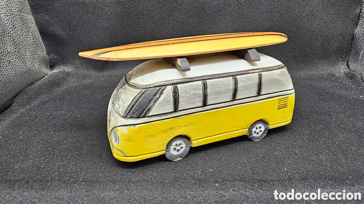 Arte: Furgoneta decorativa de madera