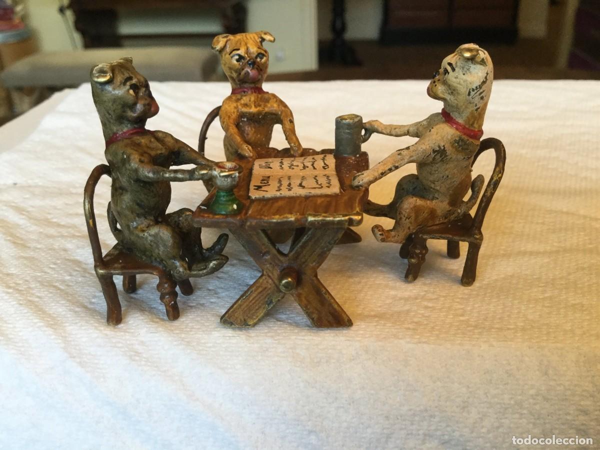 Arte: MONOGRAM KK - GRUPO DE BRONCE DE VIENA DE 3 PERROS BEBEDORES - BRONCE (DORADO/PLATEADO/PATINADO/PINT