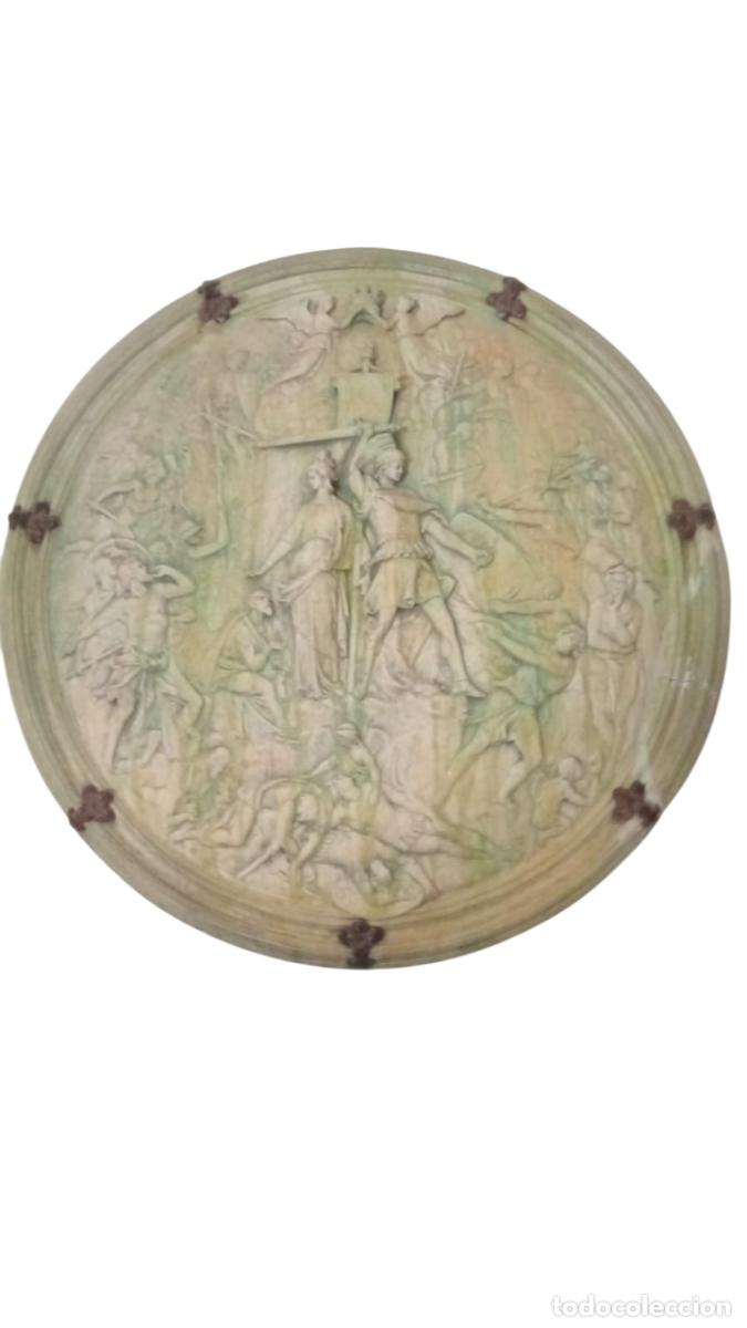 Arte: RODELA DE MARMOL CONSTANTINO DEFENDIENDO ROMA