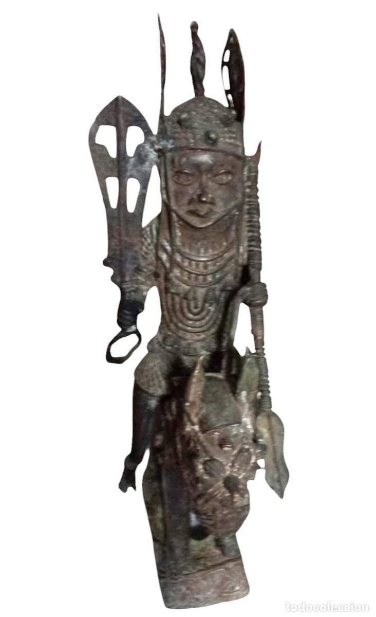 Art: BRONCE DE BENIN GUERRERO JEFE YORUBA S.XVIII.
