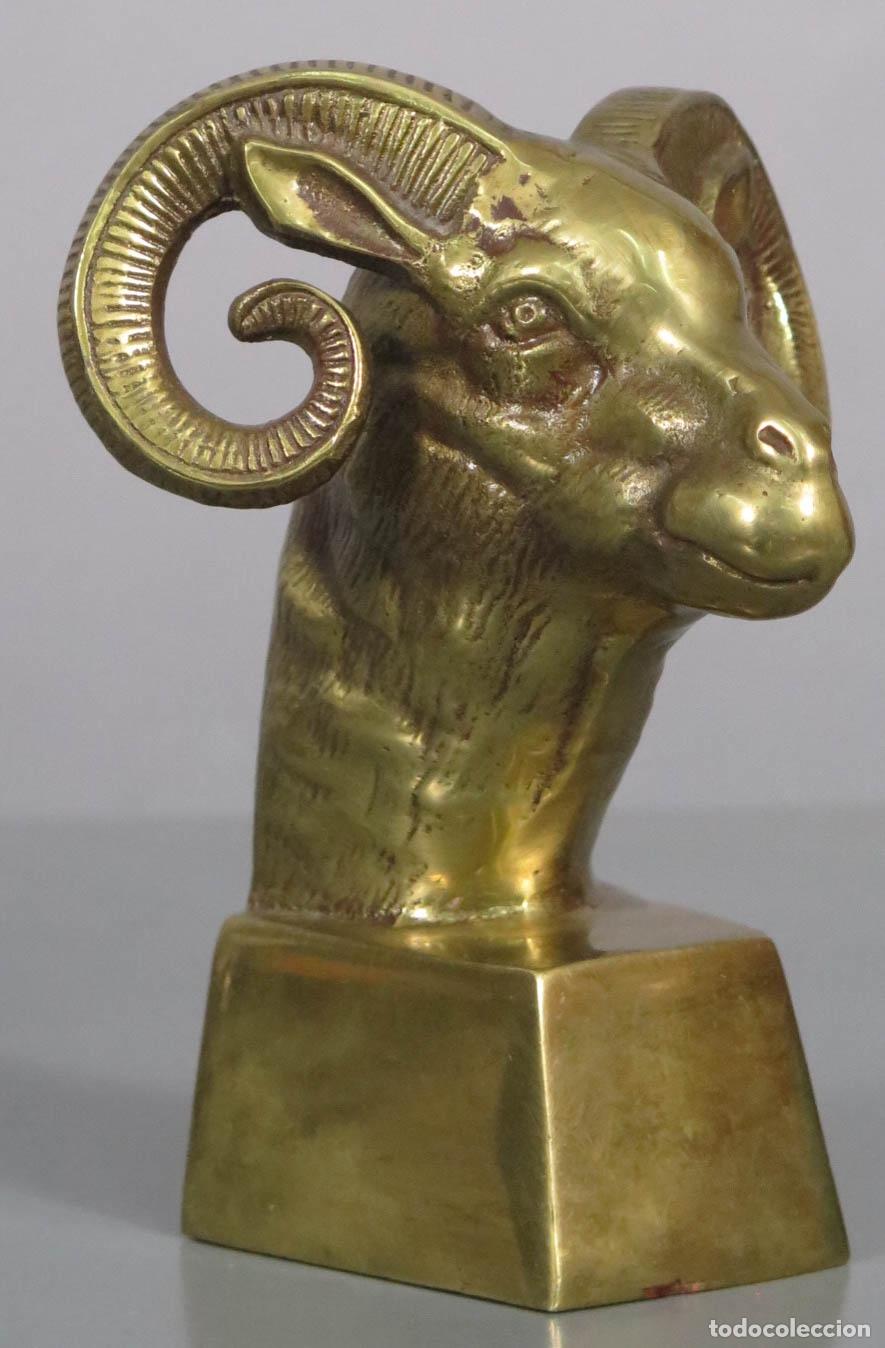 Arte: CARNERO. BRONCE. HACIA 1940.