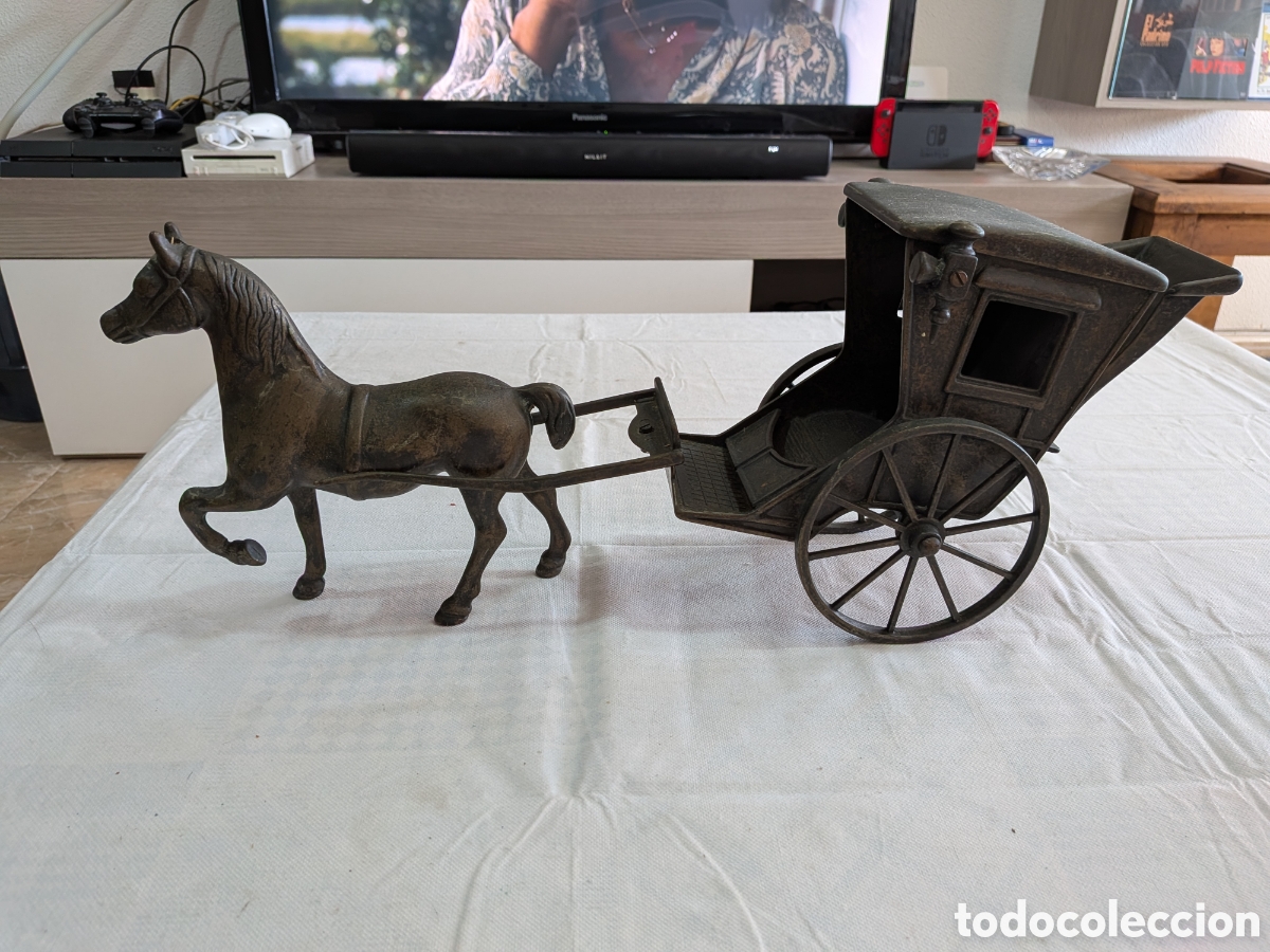 Art: Antiguo Carruaje con Caballo de bronce Grande