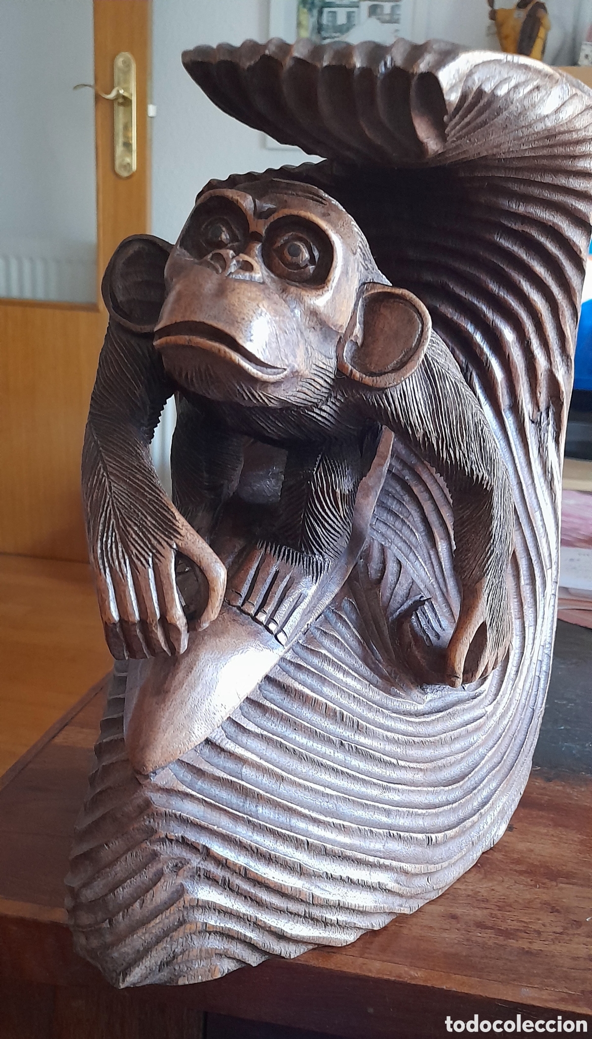 Art: Figura madera maciza