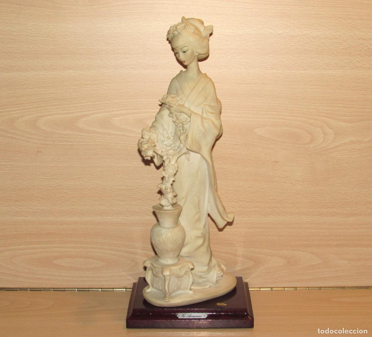 Kunst: Escultura porcelana estilo oriental Geisha Gueisha Geisa vintage firma Armani Capodimonte Italia 80