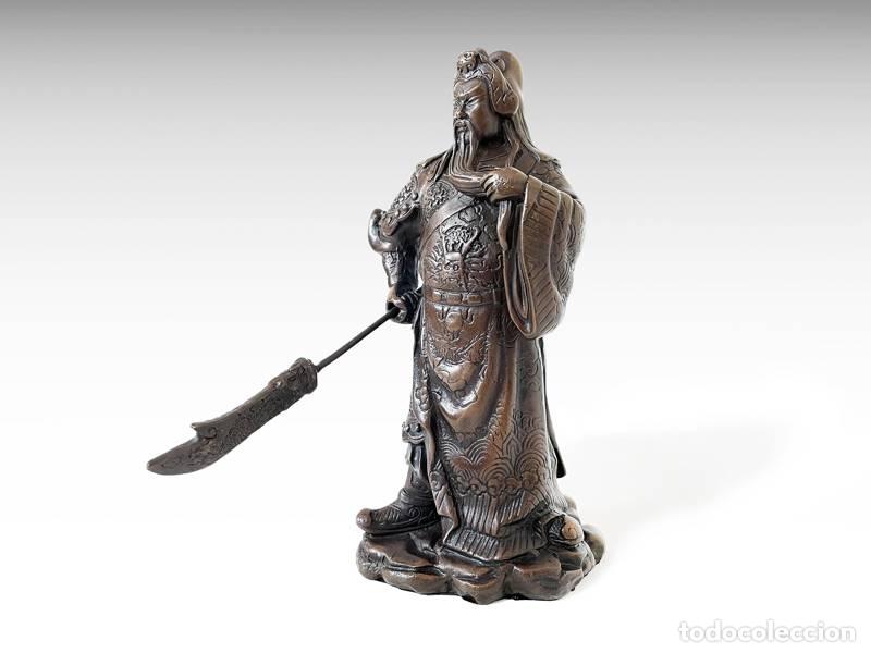 Arte: Escultura de bronze - General chin&ecirc;s Guan Yu (1115)