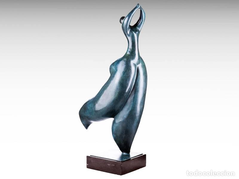 Arte: Escultura de bronze - Dan&ccedil;arina modernista - 76 cm (1305)