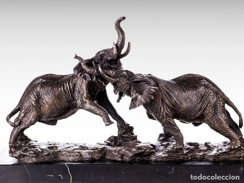 Arte: Escultura de bronze - Elefantes a lutar (2093)