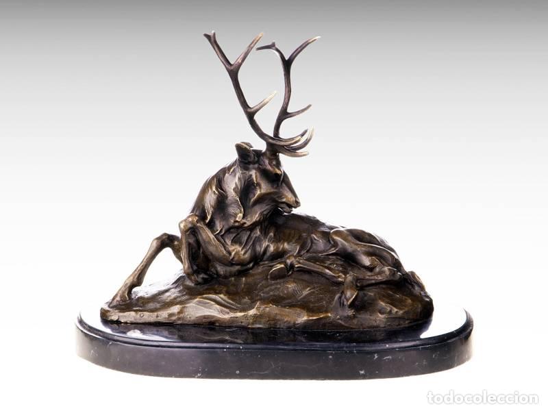 Arte: Escultura de bronze - Cervo deitado (2082)
