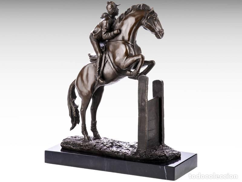 Arte: Escultura de bronze - Cavaleiro do j&oacute;quei (1285)