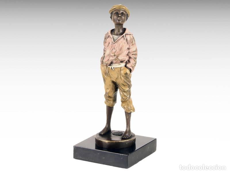 Art: Escultura de bronze - Menino assobiando (1071)
