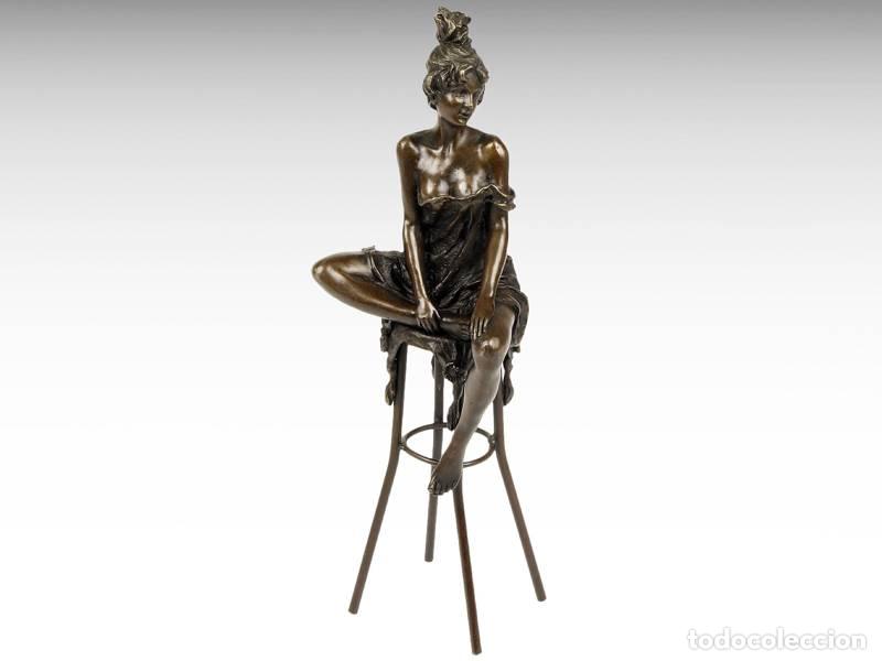 Art: Escultura de bronze - Mulher (1063)