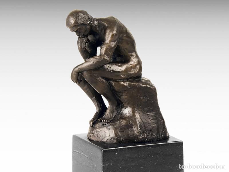 Arte: Escultura de bronze - O Pensador - desenhada por Auguste Rodin (1079)