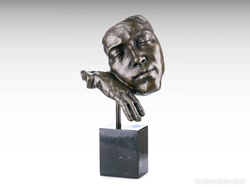 Arte: Escultura de bronze - Rosto pensativo (1229)