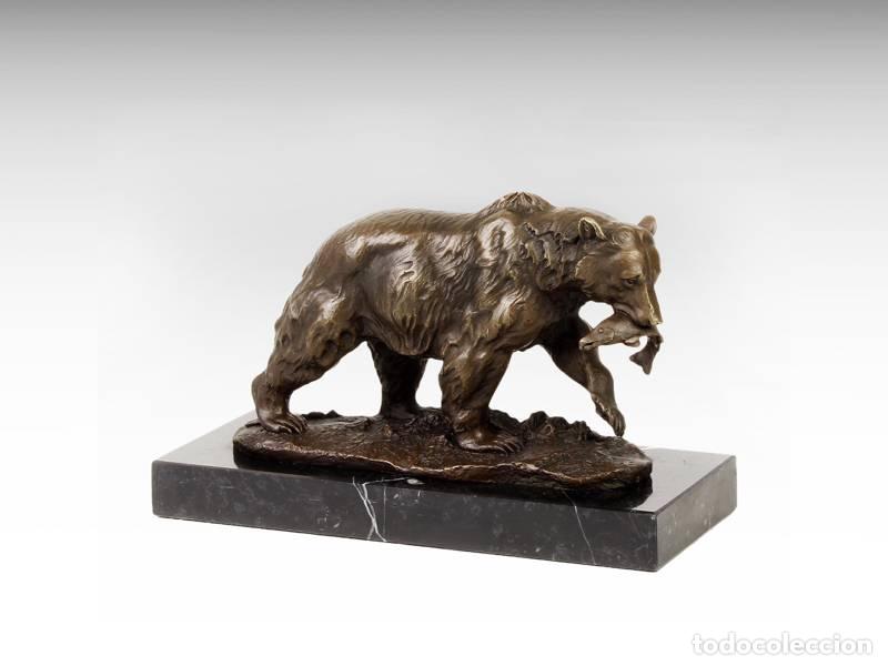 Kunst: Escultura de bronze - Urso com peixe (1155)