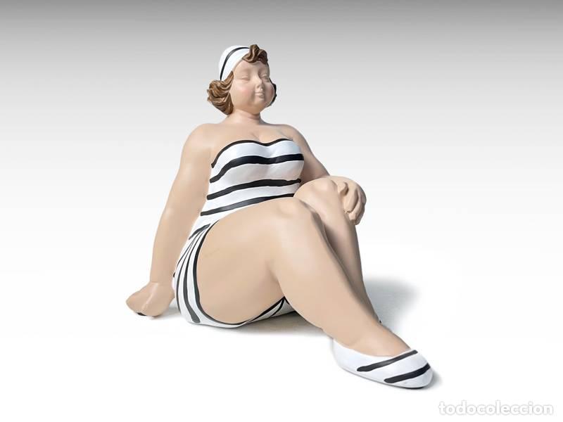 Kunst: Escultura de menina gordinha; estilo vintage; em resina pintada &agrave; m&atilde;o (1499)