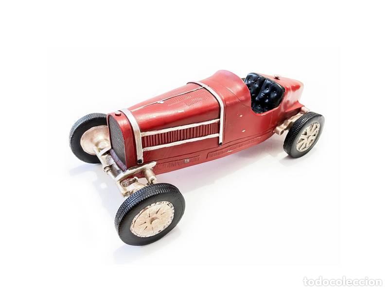 Kunst: Escultura de carro; estilo vintage; em resina (1465)